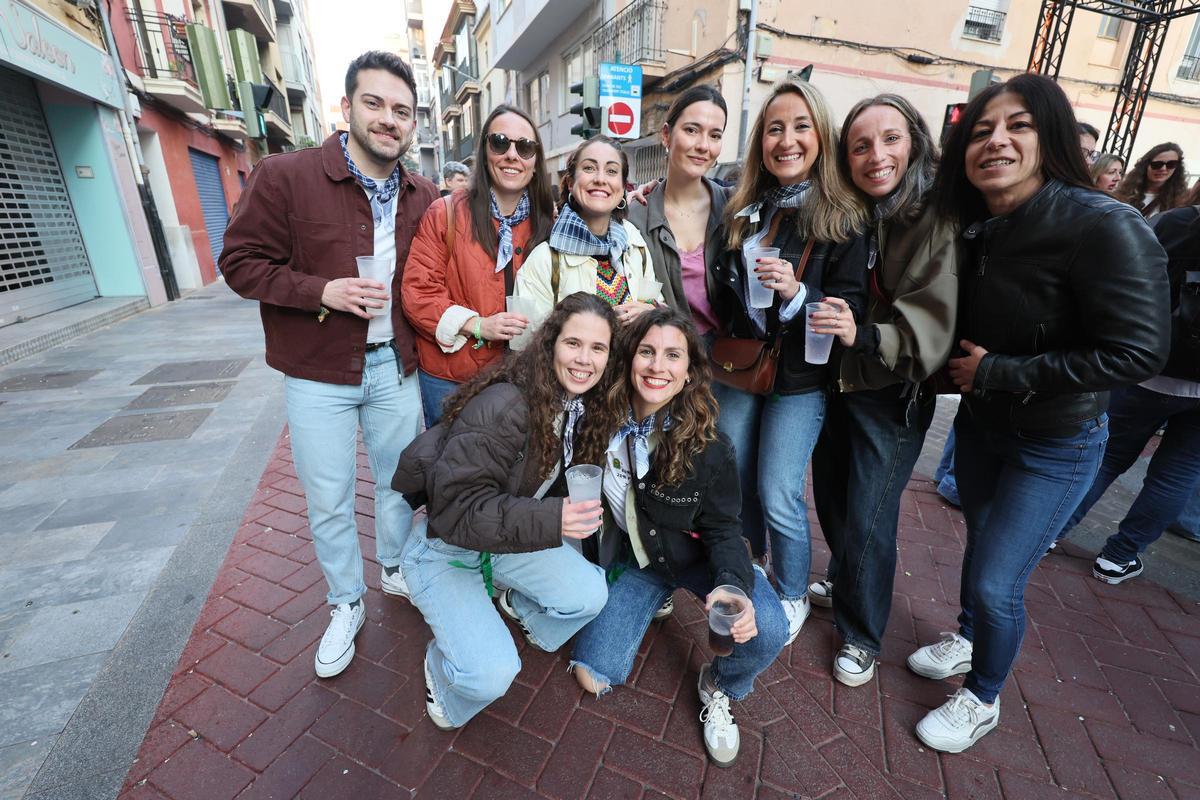 Búscate en la macrogalería de fotos más esperada: Las collas, protagonistas un año más de la Magdalena