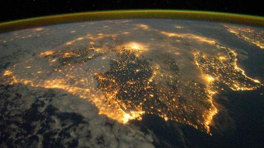 La Península Ibérica de noche captada por la Estación Espacial Internacional.