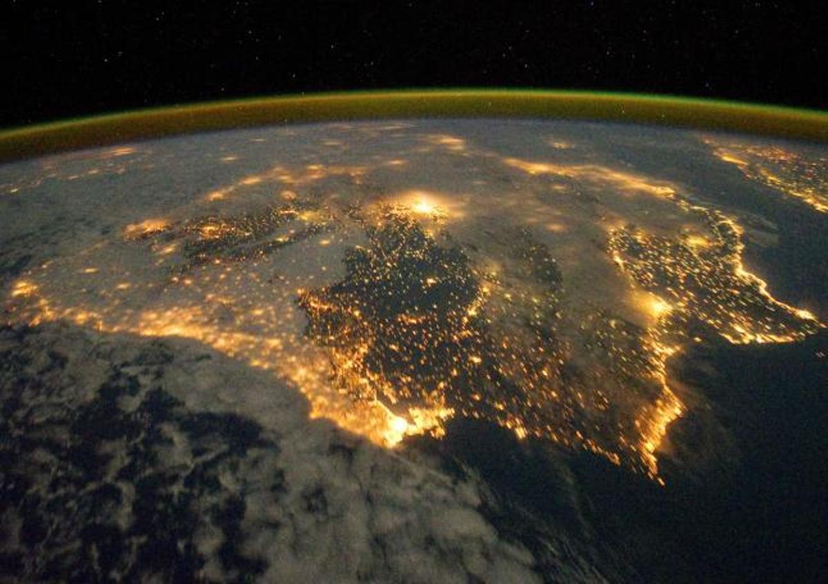 La Península Ibérica de noche captada por la Estación Espacial Internacional.