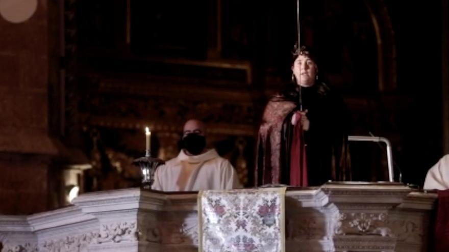 Raquel Ribas durante un momento de la interpretación de la Sibi·la en la Seu