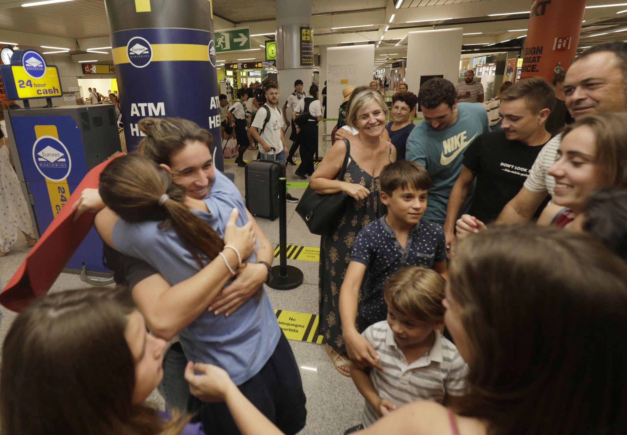 FOTOS | La llegada de Mariona Caldentey al aeropuerto de Palma
