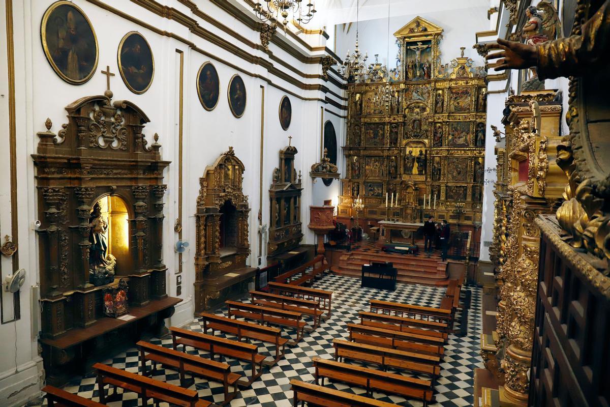 Imágenes de grietas en la iglesia del Sagrario