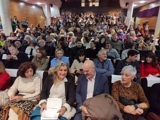 La gala benéfica de Agaela en Bueu