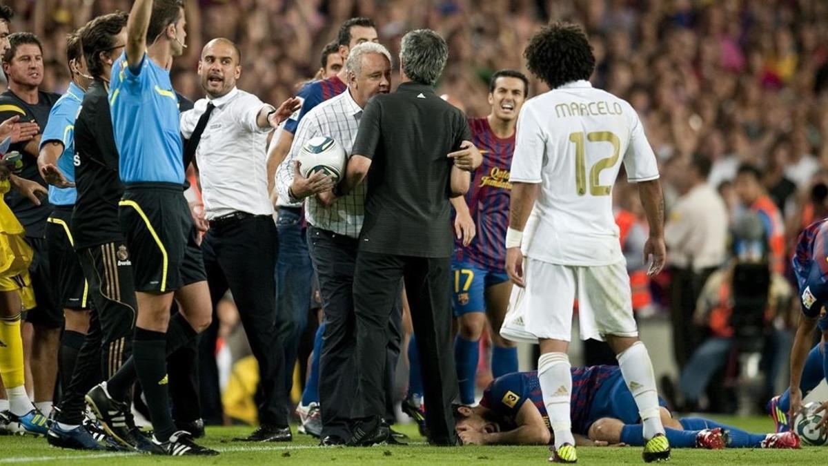 Tensión entre Mourinho y Guardiola en el partido de vuelta de la Supercopa del 2011.