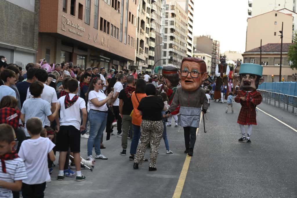 En imágenes | Primer día de las Fiestas del Pilar con las peñas y el pregón