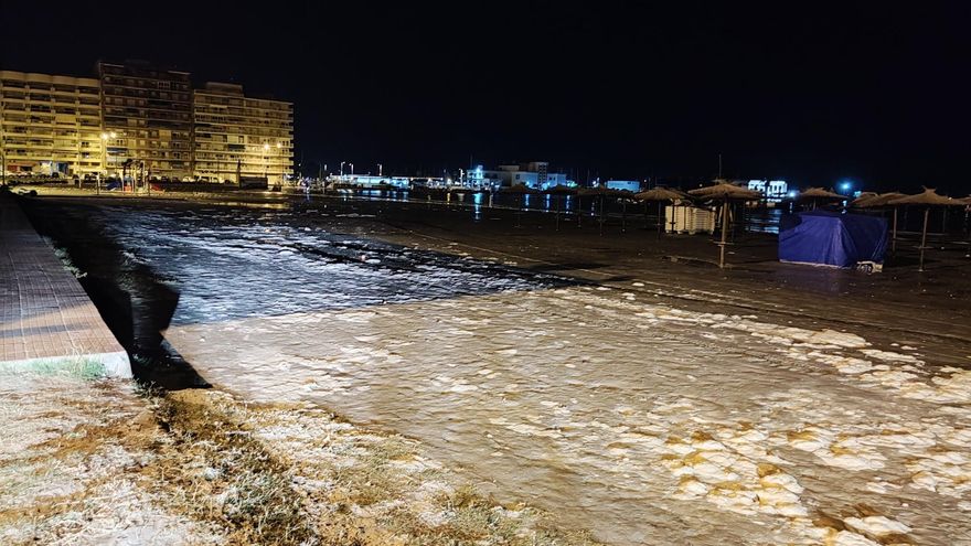 Santa Pola se ve afectada por un &#039;meteotsunami&#039; que provoca inundaciones en la ciudad