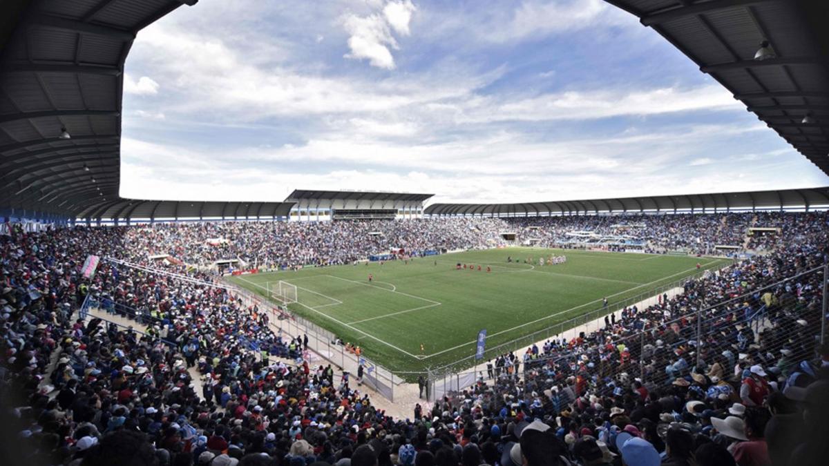 Vista del Estadio Municipal en El Alto, Bolivia.