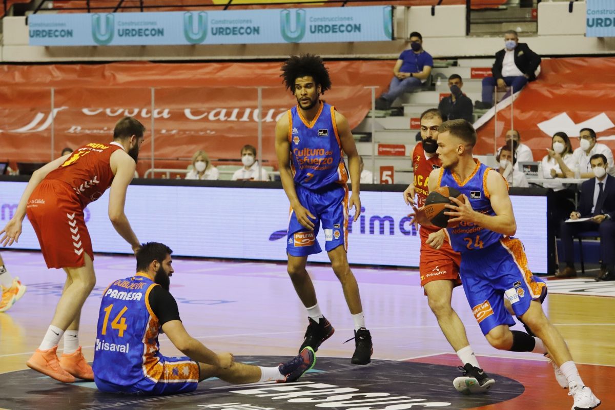 El UCAM Murcia se frena ante el Valencia Basket (66-80)