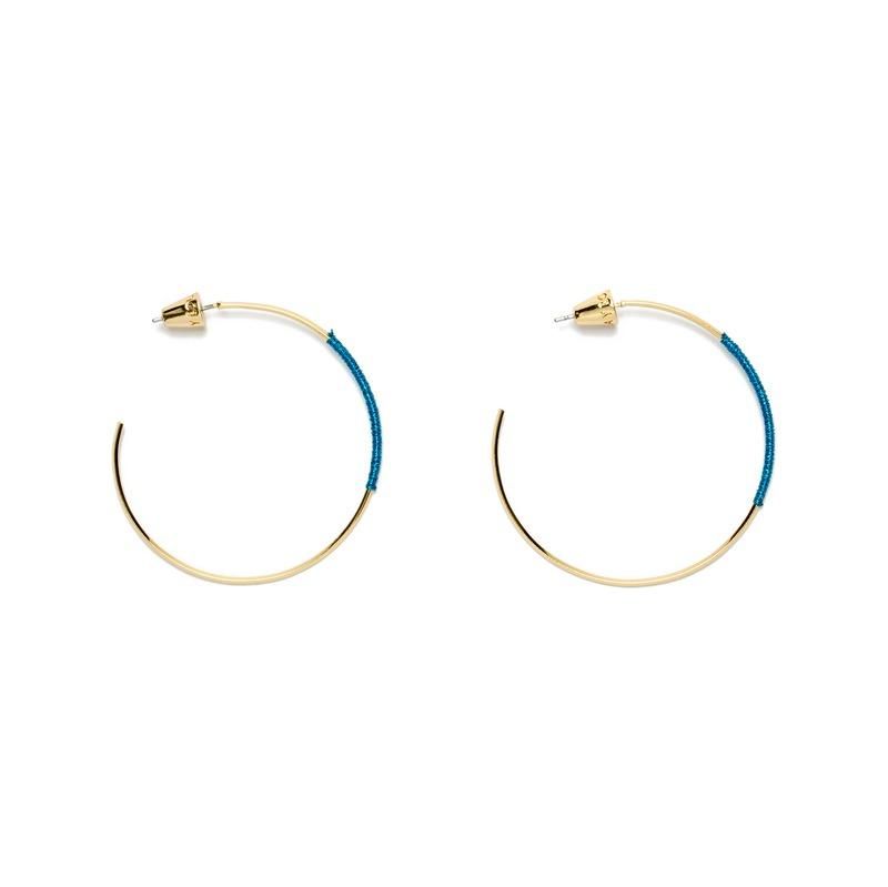 Pendientes de aro con detalle azul de Bimba y Lola