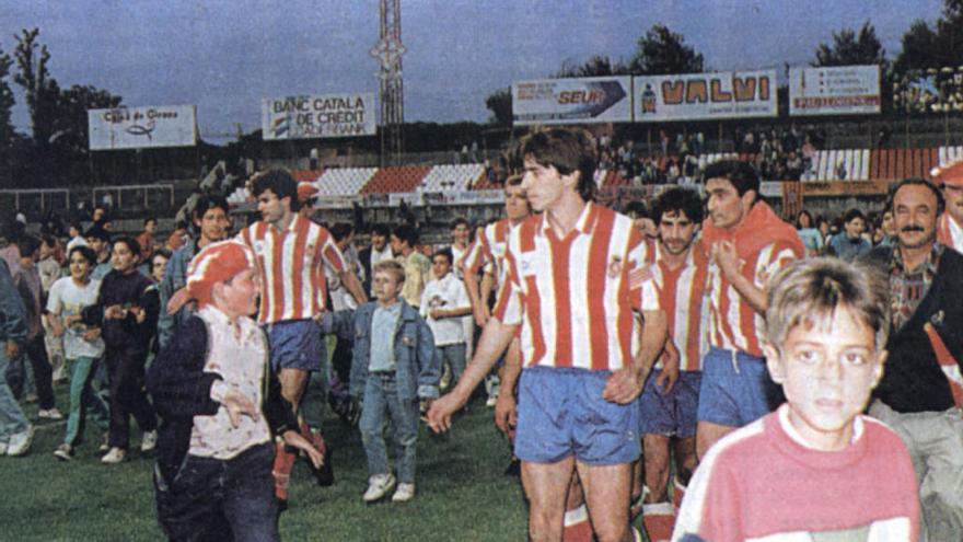 Diversos jugadors del Girona, el juny de 1992, després de guanyar el Salamanca a l&#039;estadi.