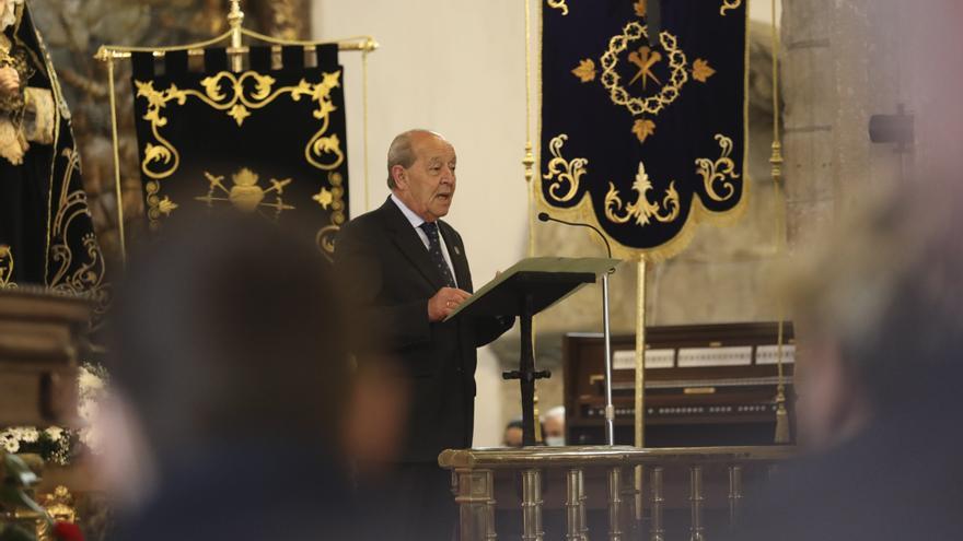 EN IMÁGENES: El pregón Aníbal Carrillo en San Nicolás de Bari abre la Semana Santa de Avilés