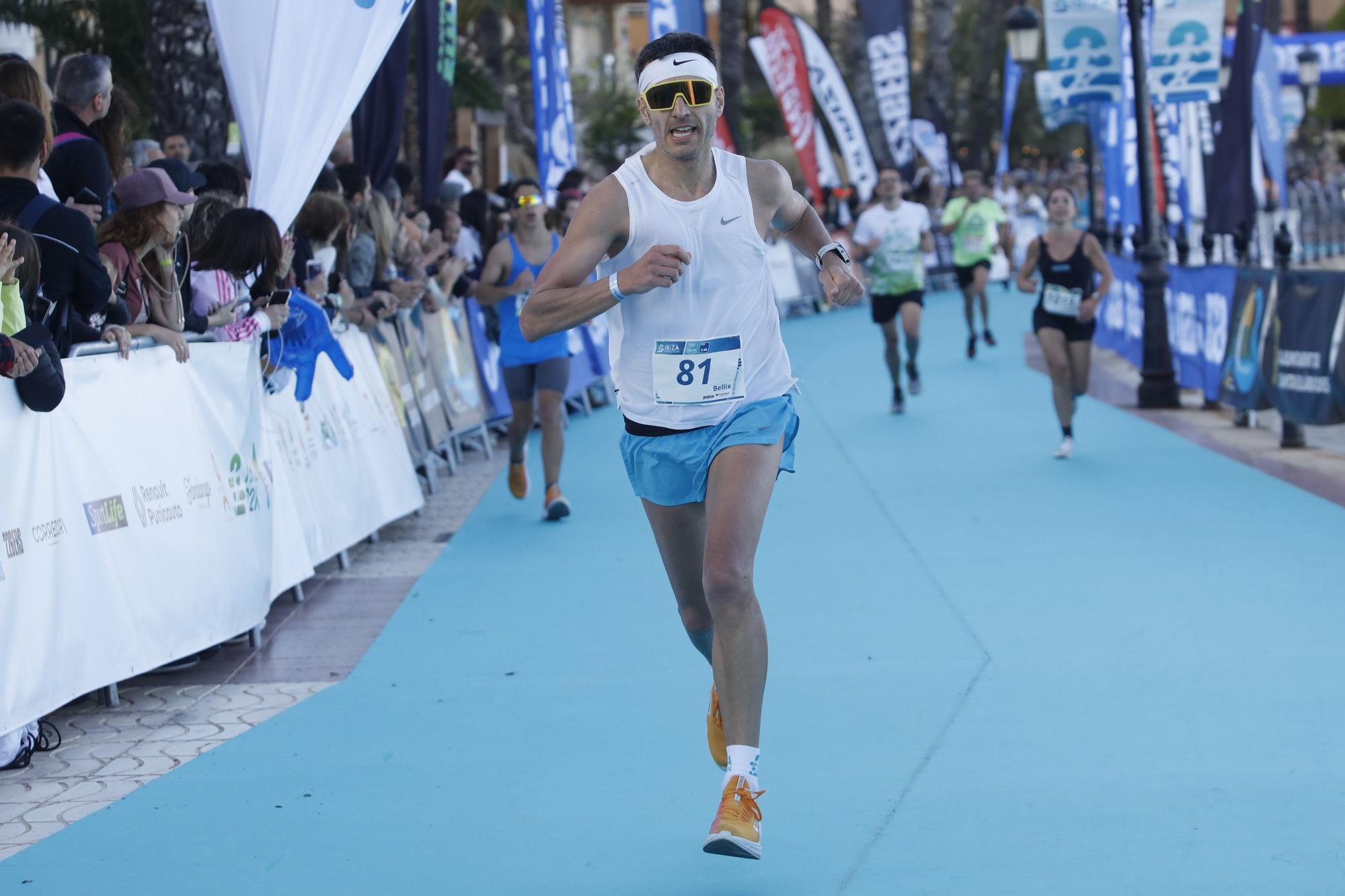 Búscate en nuestra galería de fotos del Santa Eulària Ibiza Marathon