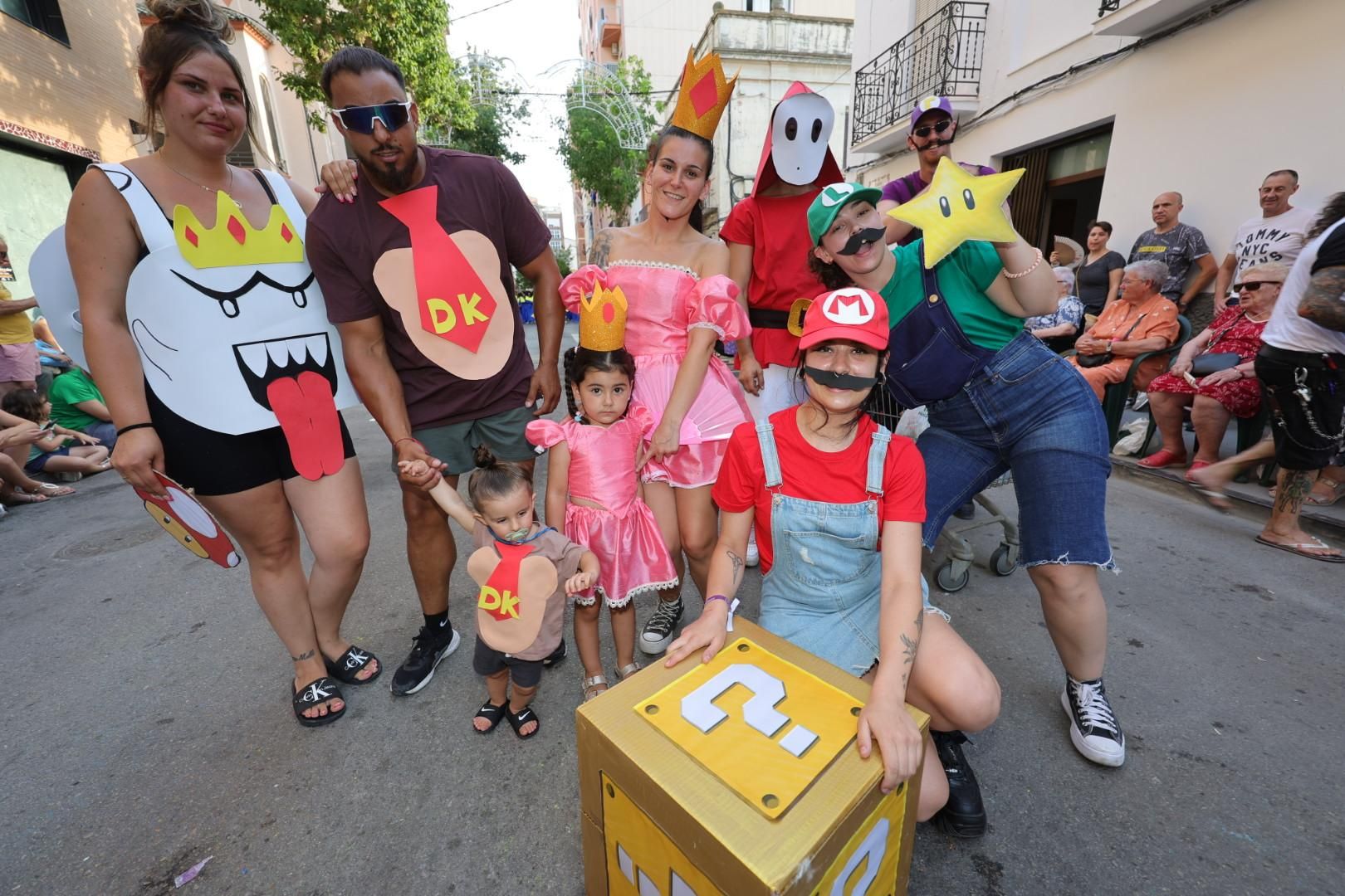 Galería | El Grau disfruta de su desfile de peñas