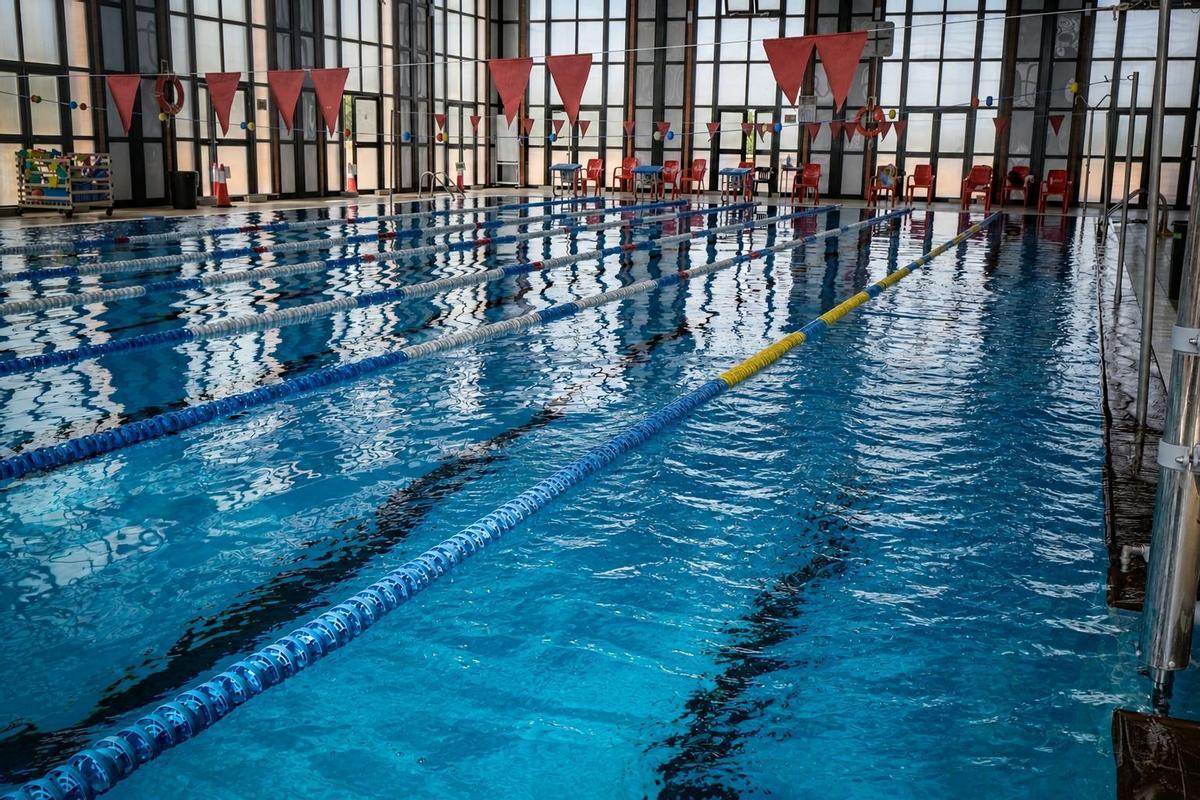 La piscina climatizada de la Granadilla en la que se imparten los cursos.