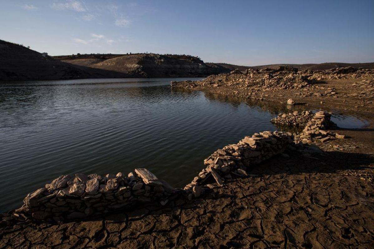San Pedro de la Nave emerge en Ricobayo