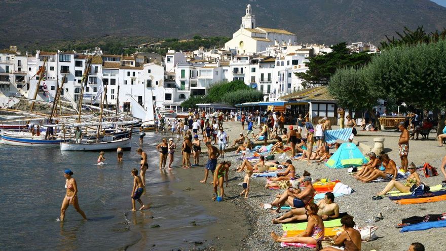 Aquests són els motius pels quals l&#039;alcaldessa de Cadaqués defensa el tancament de les dutxes de la platja