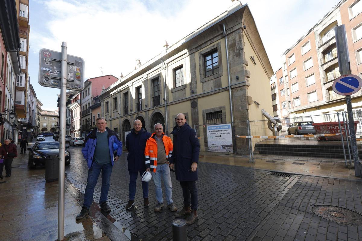 Una visita a las obras de la nueva Oficina de Turismo.