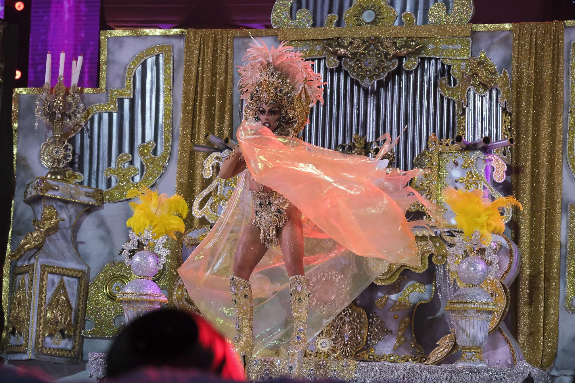 Actuación de Drag Vámderbilt en la Gala Drag del Carnaval de Las Palmas 2022