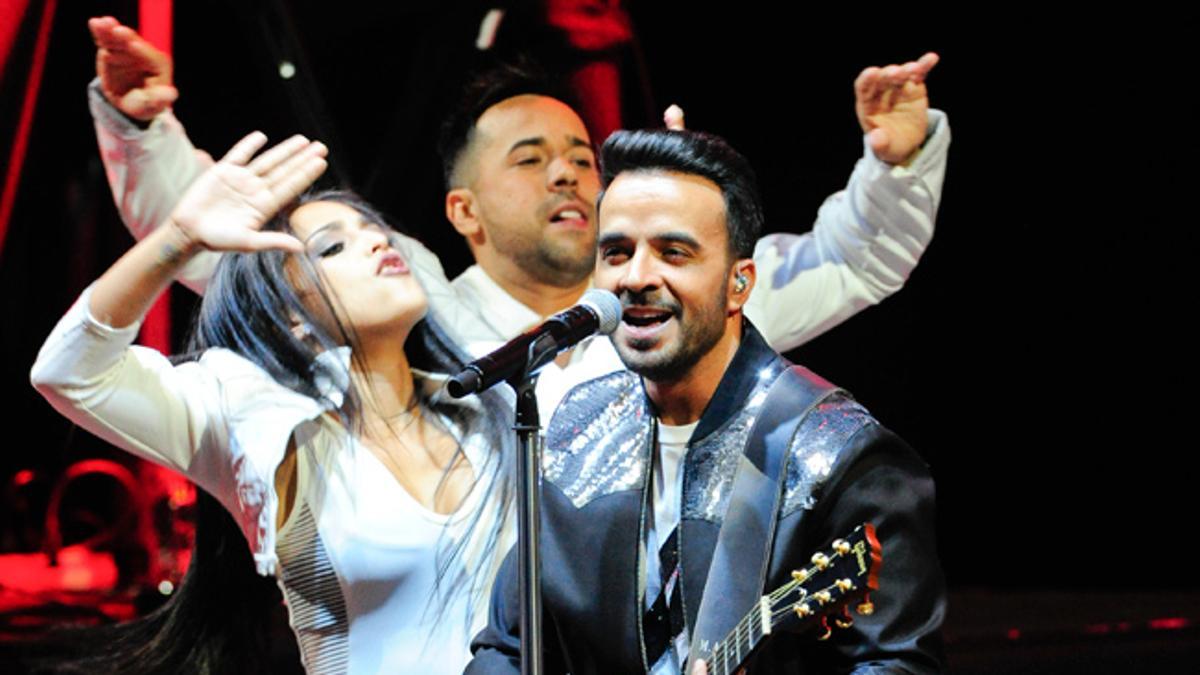 Luis Fonsi durante su actuación en el festival Starlite de Marbella