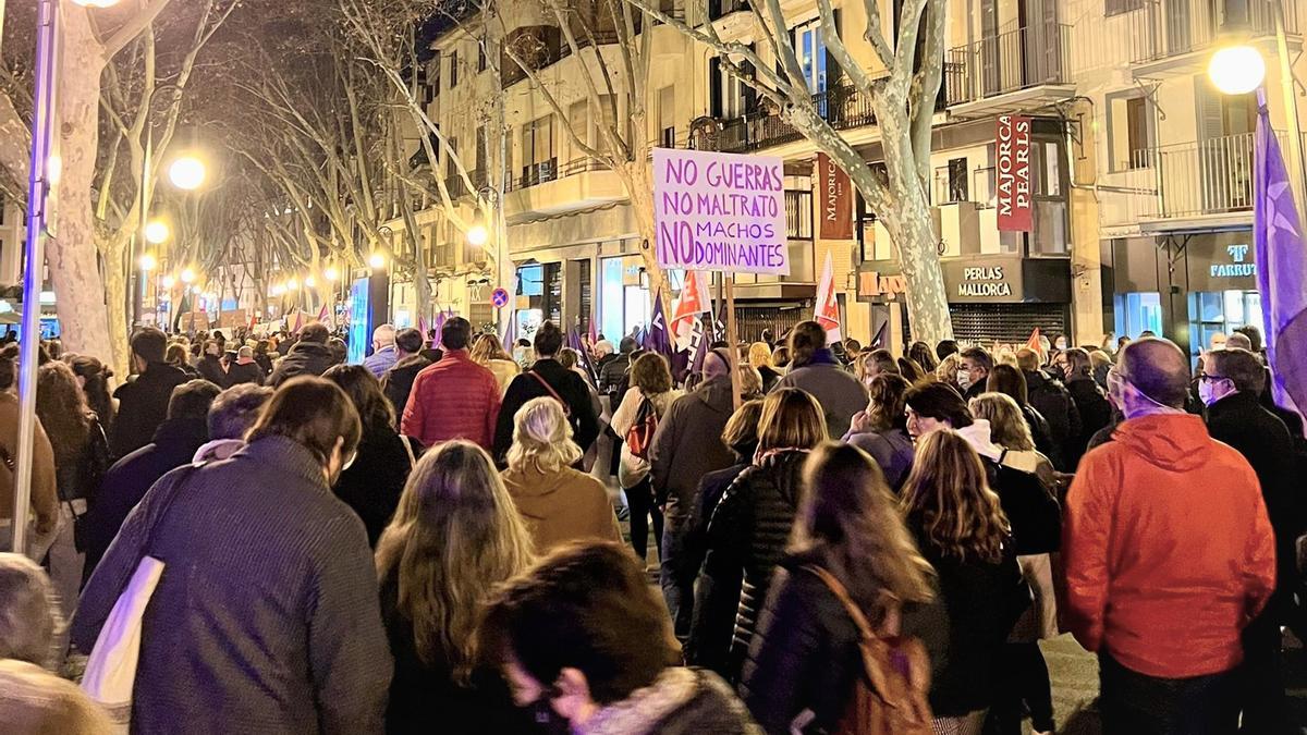 Demonstrationszug am Plaça del Mercat