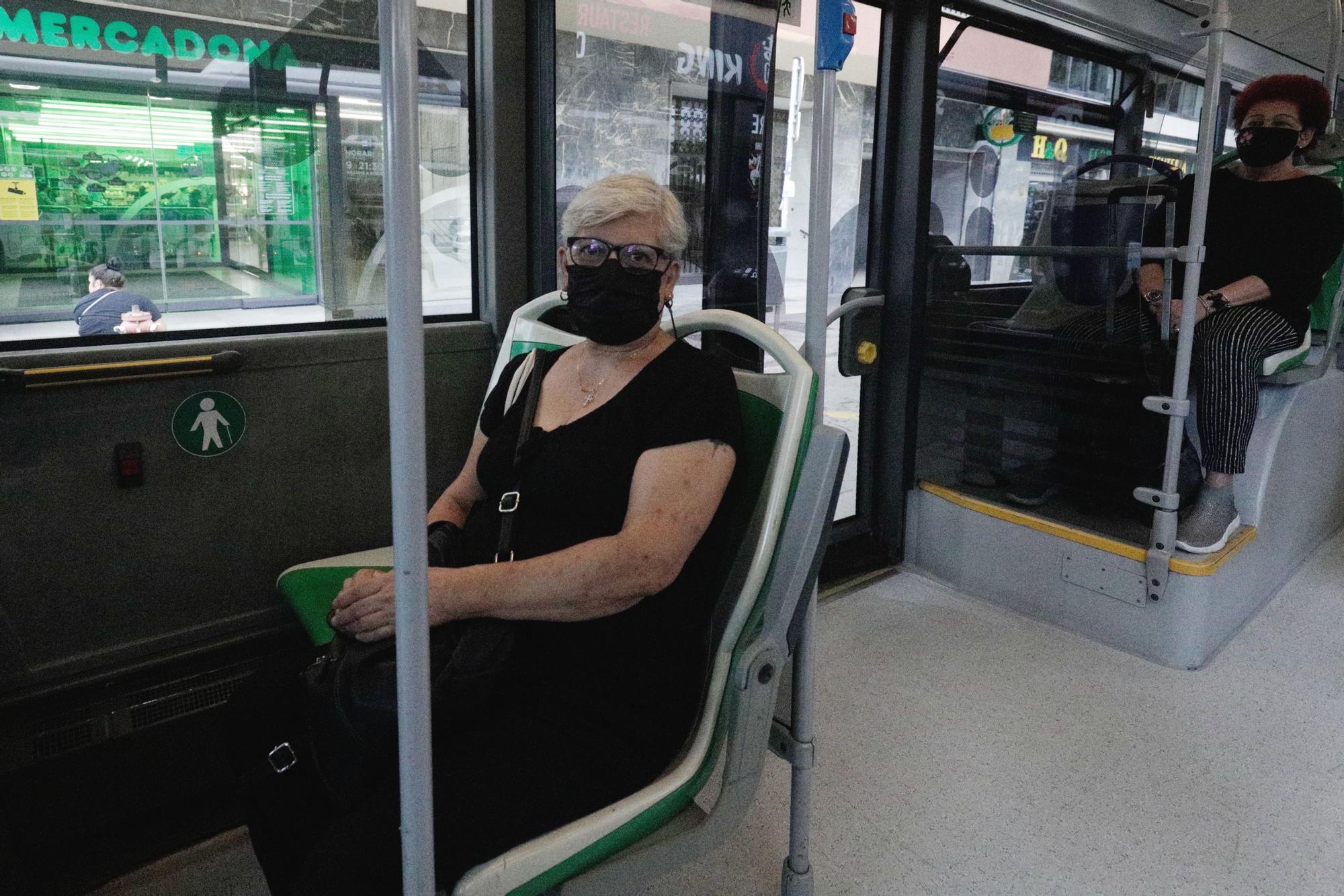 Los residentes toman los aparcamientos del centro el Día sin Coches