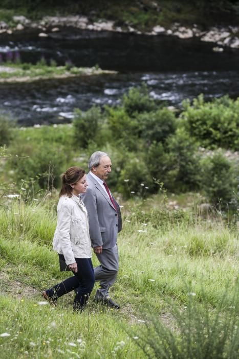 El alcalde de Oviedo, Wenceslao López, visita la cueva de Lluera