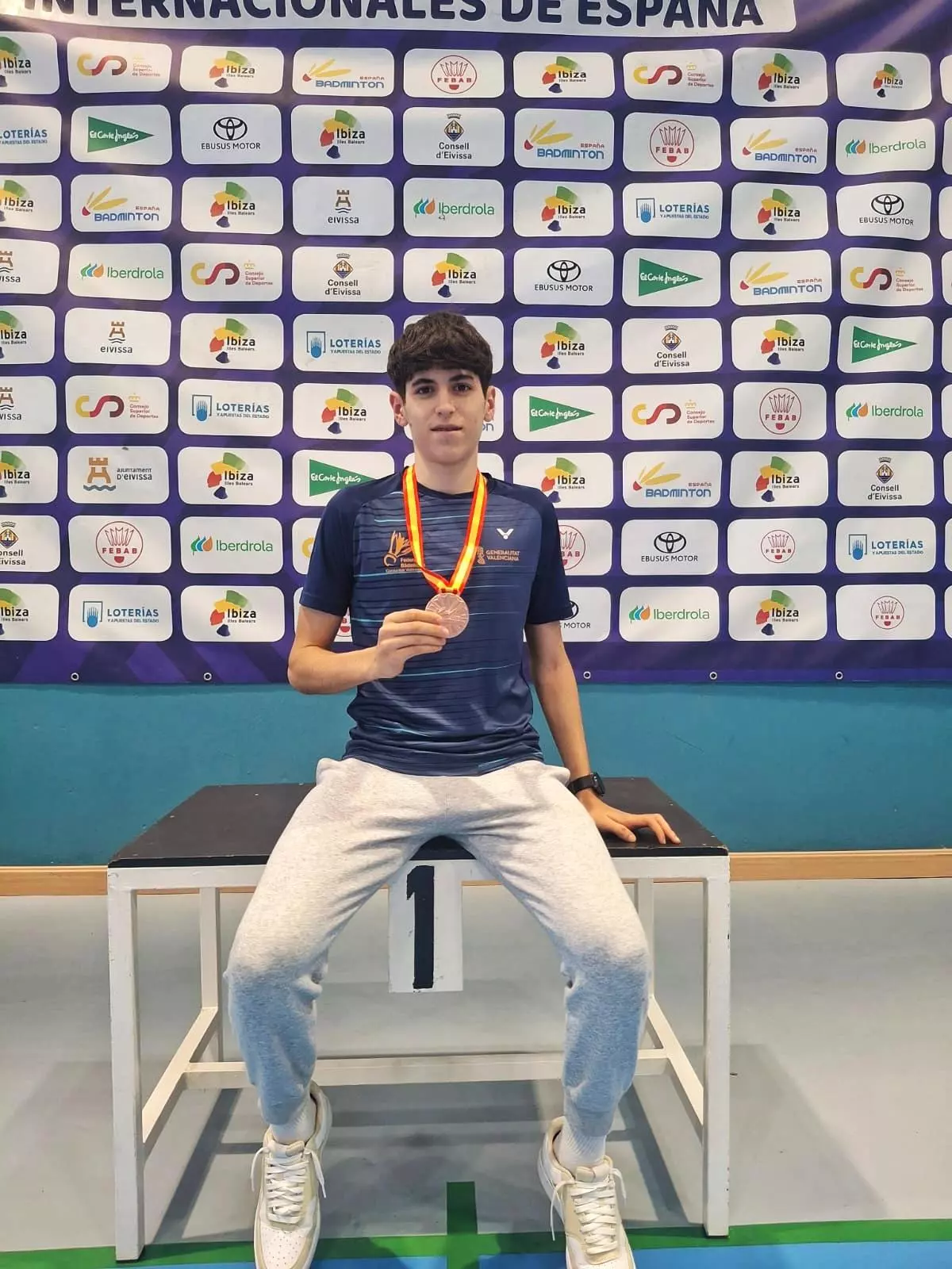 El Bádminton Xàtiva logra cinco medallas en tres torneos