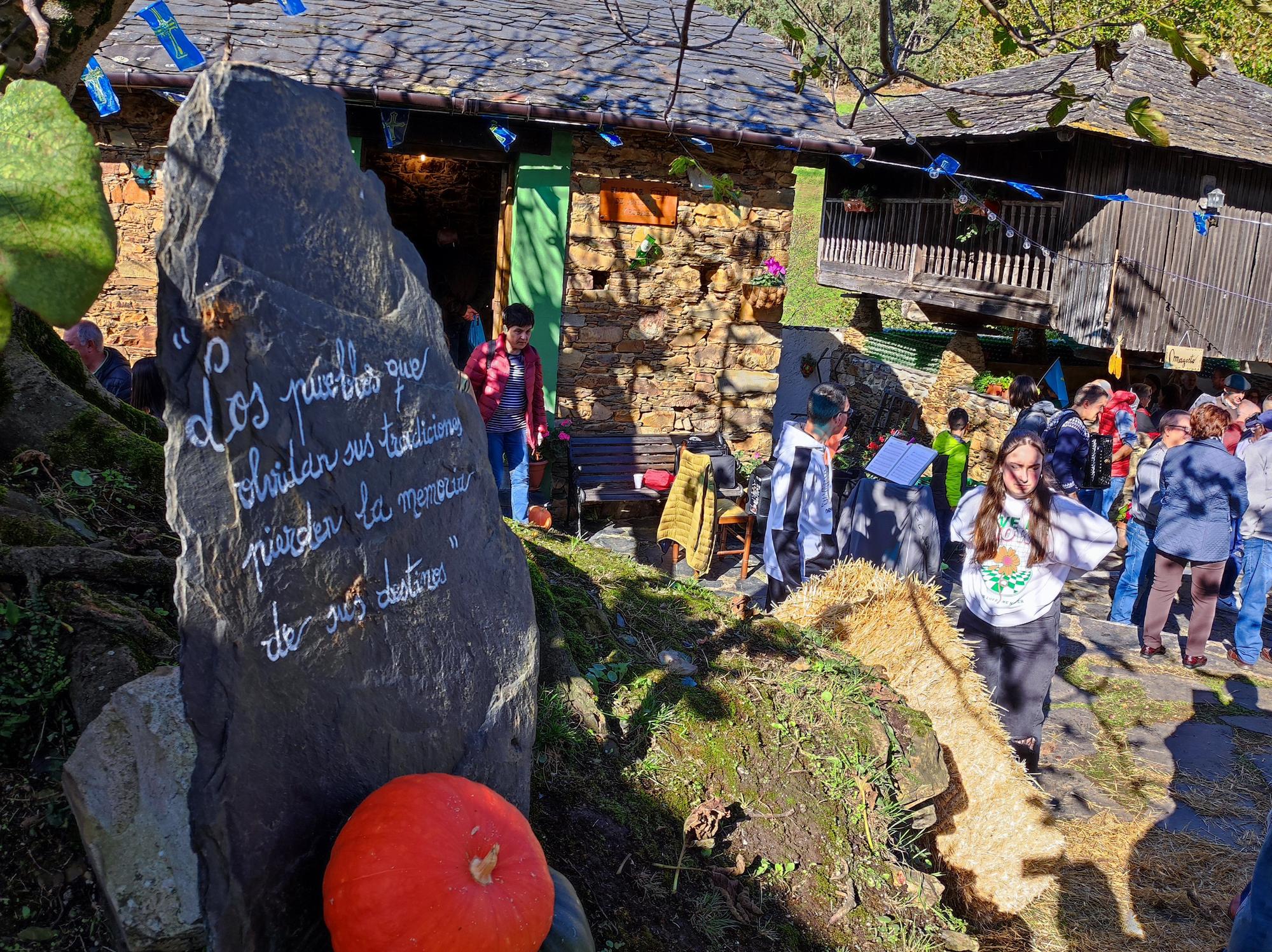 Buen ambiente en la polavilla de Villartorey, en Villayón