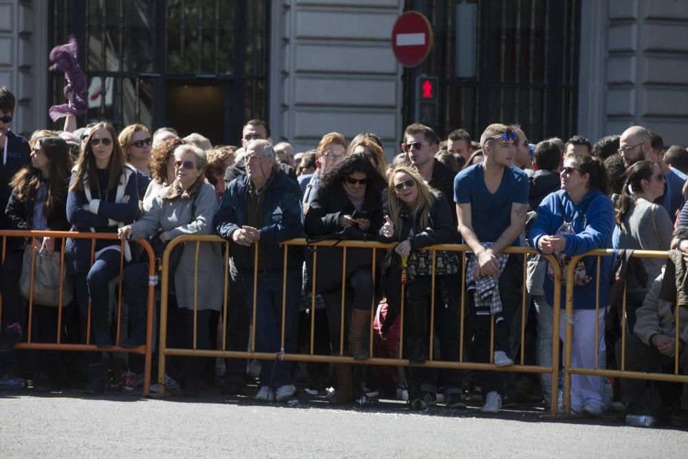 Búscate en la mascletà del 8 de marzo