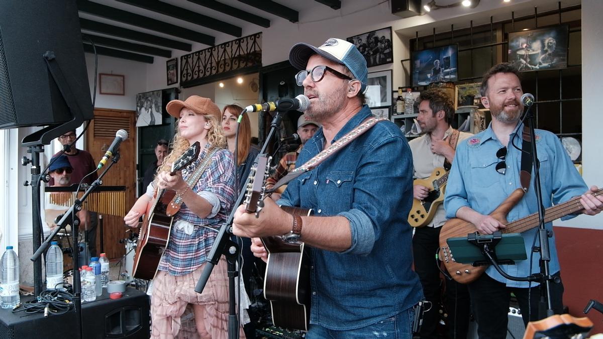 Conciertos en Ibiza: The Ting Tings triunfan en Can Jordi