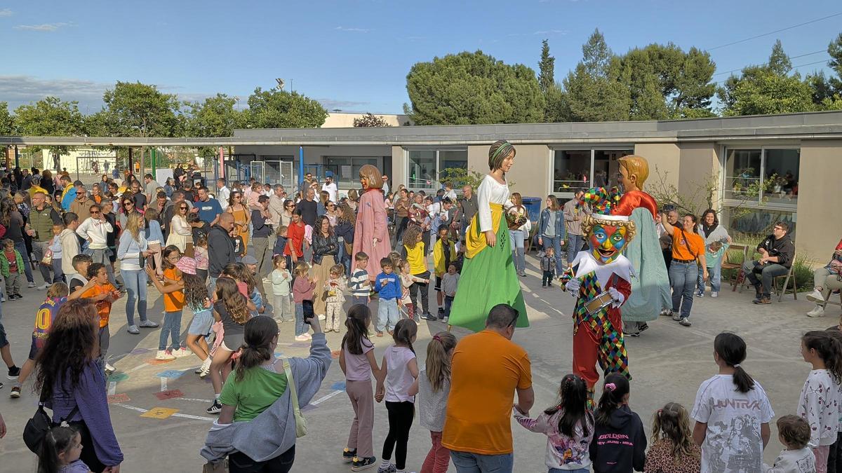 L’escola Joncadella de Sant Joan celebra la seva festa L’escola Joncadella de Sant Joan celebra la seva festa
