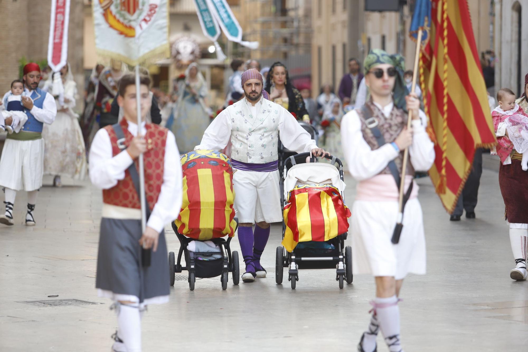 Ofrenda Fallas 2023 | Las fotos más emotivas y especiales del 17 de marzo