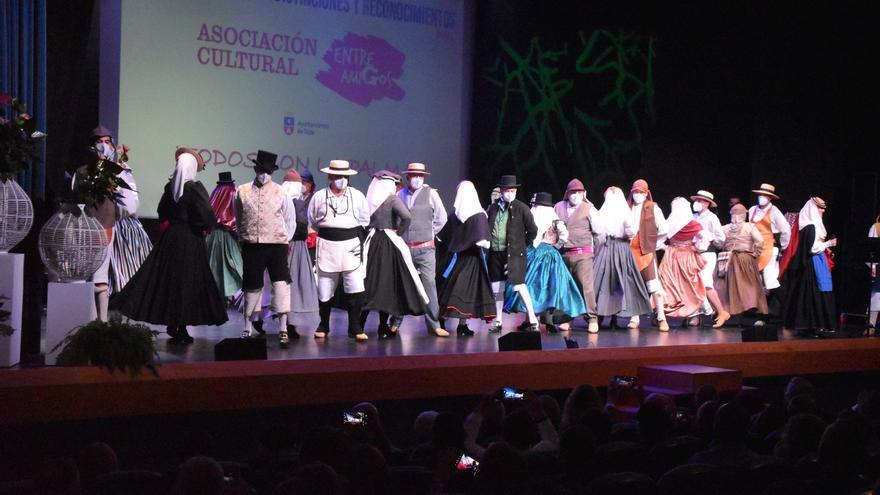 Entre Amigos premia a los impulsores de la cultura popular del municipio