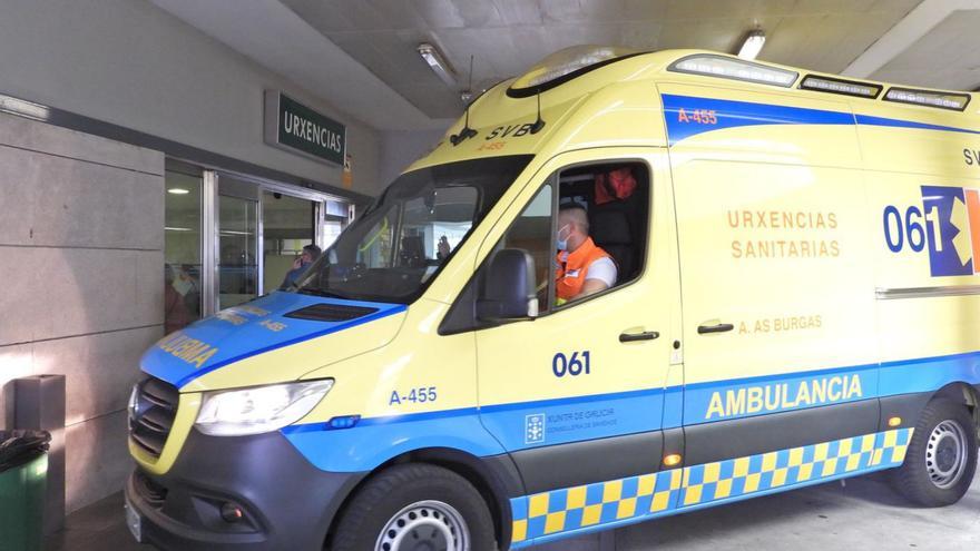 Entrada del servicio de Urgencias del hospital de Ourense.