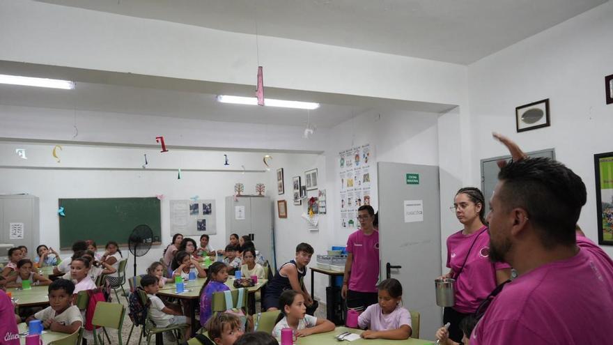 El centro social del Gurugú atiende este verano a 60 menores de medio centenar de familias