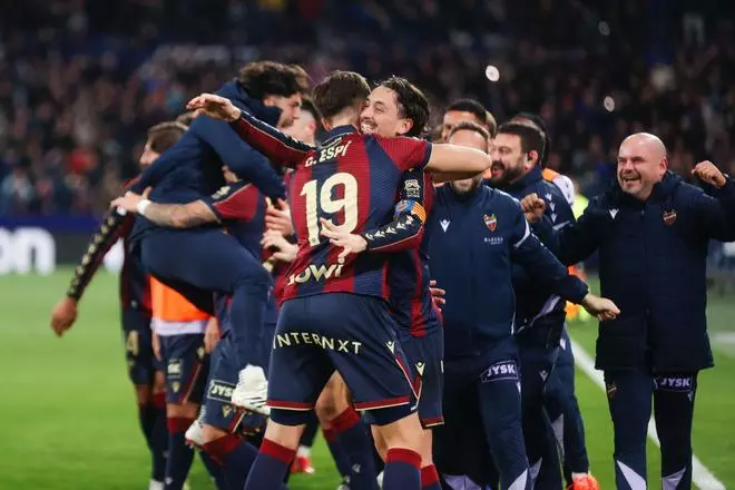 Todas las fotos del Levante - Elche en el Ciutat de València