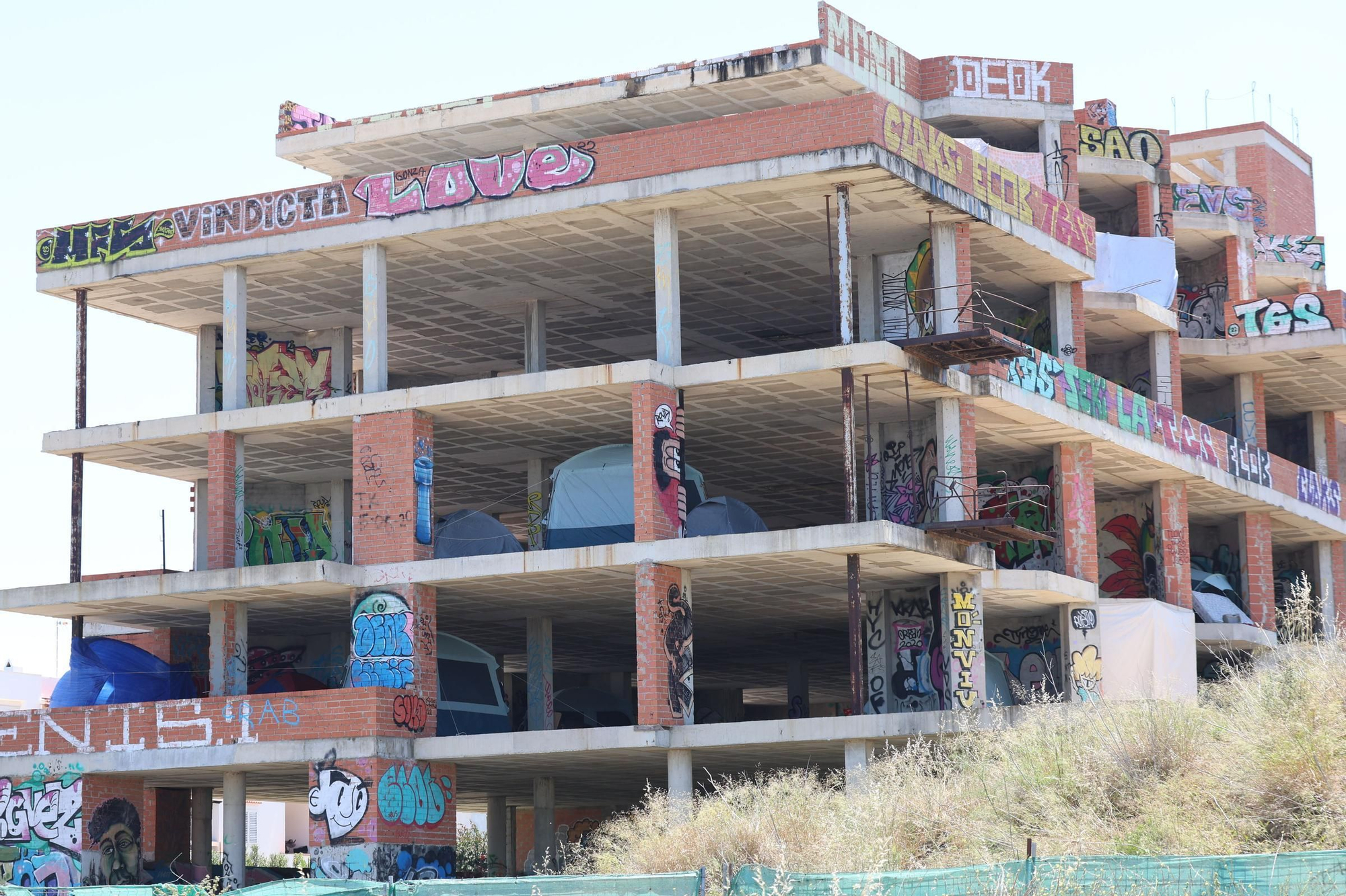 Sant Josep inicia el proceso para derribar la estructura de Punta Xinxó donde viven 87 personas