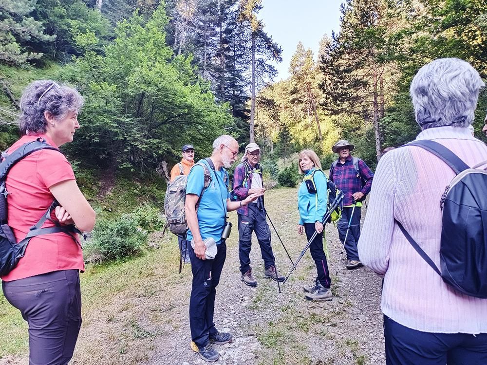 El director del Parc del Cadí-Moixeró, Jordi Garcia, en una excursió guiada