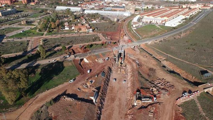 Adif concluye el falso túnel que debe meter la alta velocidad en la ciudad