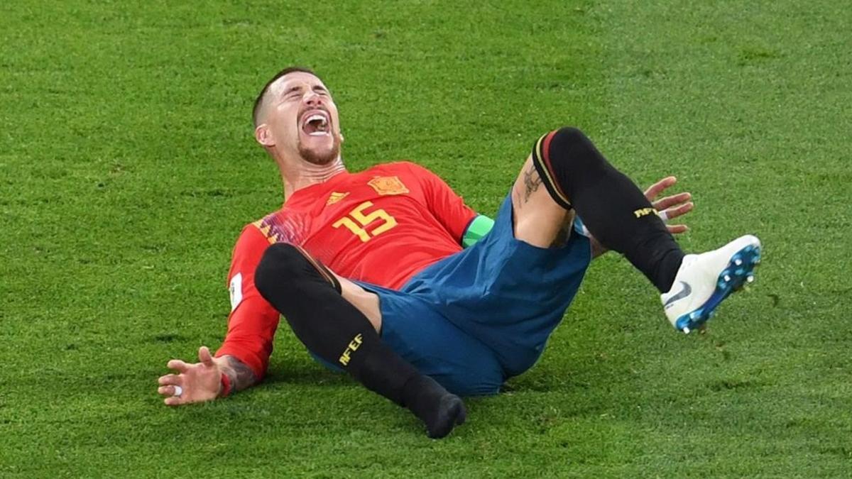 zentauroepp43975642 spain s defender sergio ramos reacts on the pitch after bein180626135039