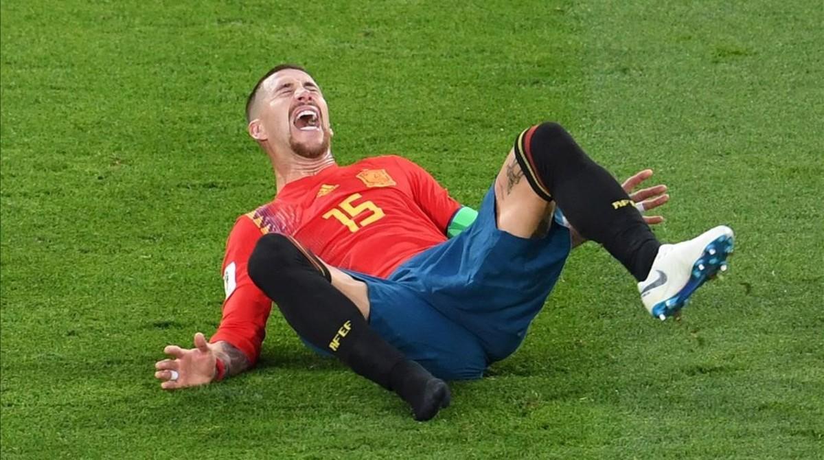 zentauroepp43975642 spain s defender sergio ramos reacts on the pitch after bein180626135039