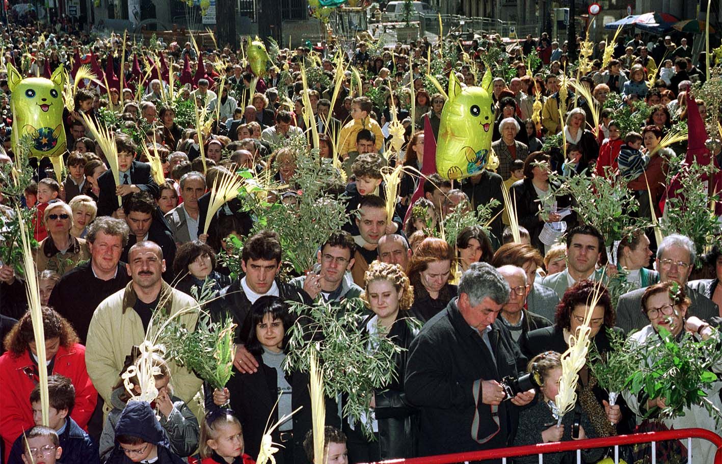 2000 Imagen de la procesión de la Borriquita dentro de la Semana Santa de Vigo Jesús de Arcos (8).jpg