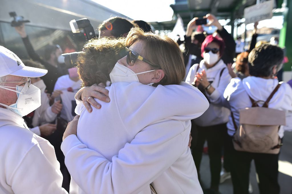 Los vecinos de las vías, celebran su primer viaje en el nuevo tren soterrado