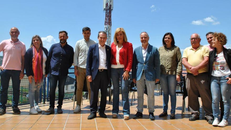 Concejales del PSdeG-PSOE de Vigo y de Redondela mantuvieron ayer un encuentro en Chapela. |   // FDV