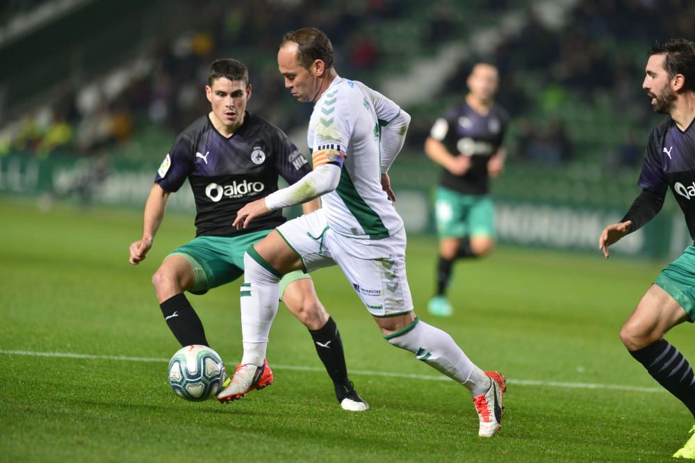 Las mejores fotografías del partido entre el Elche y el Racing de Santander