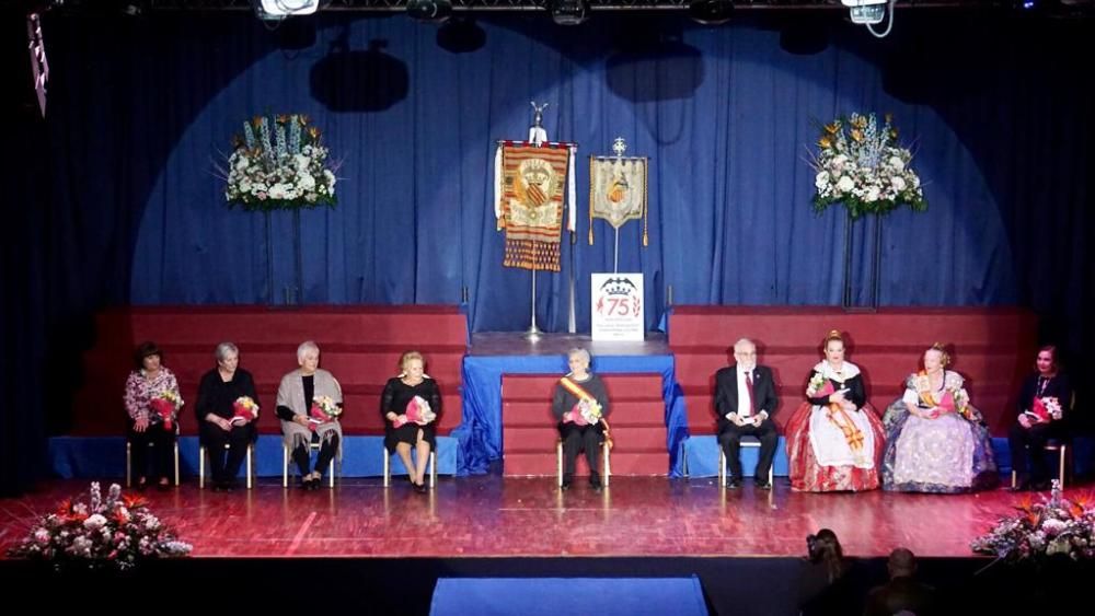 Homenaje a Desamparados Roig, fallera mayor de Joaquín Ballester de 1945