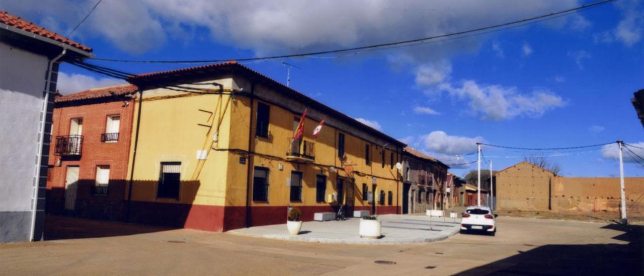 Plaza Mayor de Santa Colomba de las Carabias.