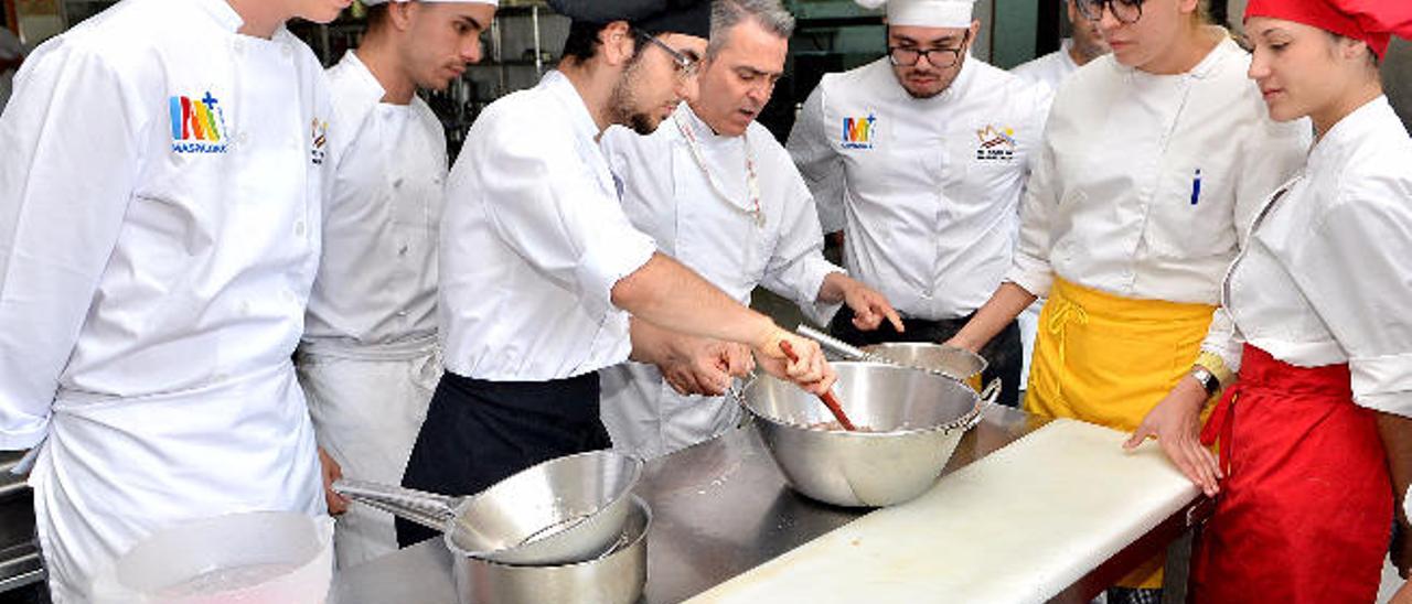 Canarias abre las puertas del empleo en Europa a alumnos de FP y universitarios