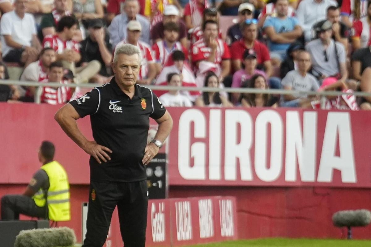 Aguirre, con semblante serio durante el Girona-Mallorca.