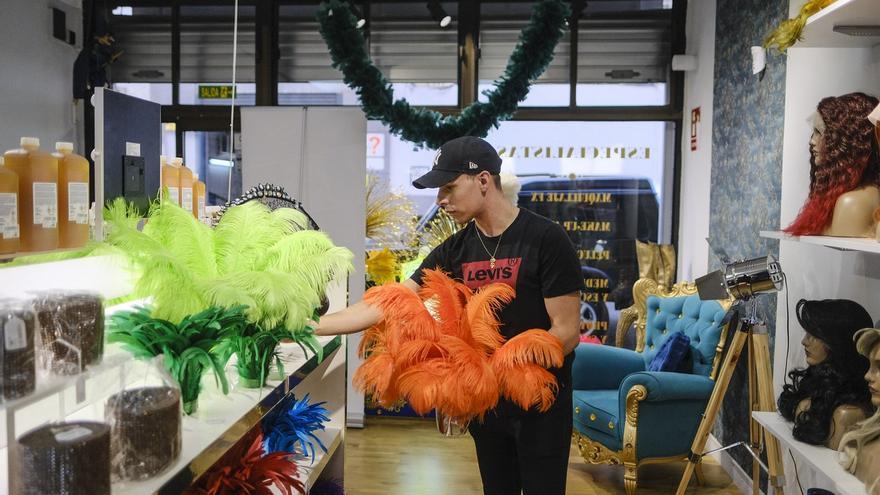 La tienda con más plumas de Canarias